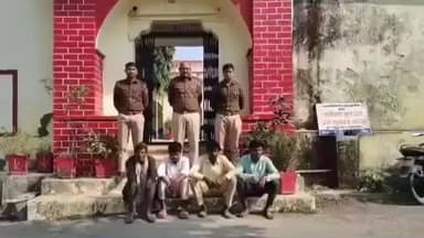 झौथरी: धंबोला पुलिस ने सारोली में एक घर में घुसकर मारपीट करने के मामले में फरार चार आरोपियों को किया गिरफ्तार