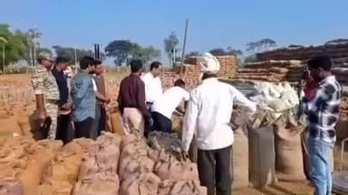 अभनपुर: रायपुर कलेक्टर ने अभनपुर धान खरीदी केंद्र पहुंचकर की व्यवस्था की जांच