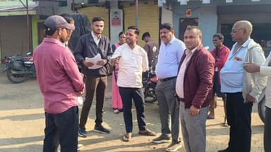 शाजापुर: अपर कलेक्टर ने ज़िले के मतदान केंद्र 48, 49 और 52 में एसआईआर कार्य का निरीक्षण किया