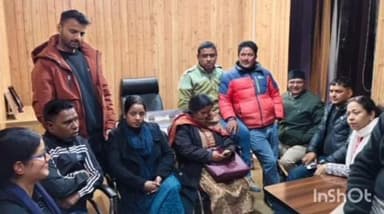 नैनीताल: पालिका अध्यक्ष डॉ. सरस्वती खेतवाल से नाराज सभासदों ने एकजुट होकर खोला मोर्चा, सभासदों ने की बैठक