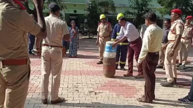 ରାଇରଙ୍ଗପୁର ସହର: ରାଇରଙ୍ଗପୁର ମହାବିଦ୍ୟାଳୟରେ ଅଗ୍ନି ନିରାପତ୍ତା ସଚେତନତା କାର୍ଯ୍ୟକ୍ରମ ଅନୁଷ୍ଠିତ