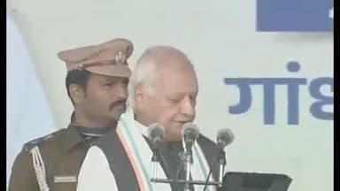 दिनारा: नीतीश कुमार के 10वीं बार मुख्यमंत्री बनने पर दिनारा व सूर्यपुरा में एनडीए कार्यकर्ताओं ने दी बधाई