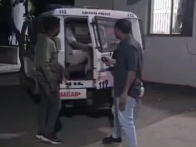 ચુડા: ચુડા ના ઝોબાળા ગામની ચકચારી હત્યા કેસનો આરોપીને પોલીસે કોર્ટમાં રજૂ કરતા કોર્ટે વધુ કોર્ટે 6 દિવસના રીમાન્ડ મંજુર કર્યા