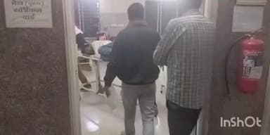 शाजापुर: मक्सी टोलनाके के पास हाईवे पर ट्रकों की टक्कर, 2 घायल अस्पताल में भर्ती