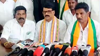 விழுப்புரம்: அம்பேத்கரை வழியில் விடுதலை சிறுத்தைகள் கட்சி செல்பவர்களாக இருந்தால் திமுக இந்தியா கூட்டணியிலிருந்து விசிக வெளியேற வேண்டும் என்றும் தமிழகத்தில் நடைபெற