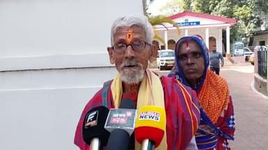 ବାରିପଦା ମ୍ୟୁନିସିପାଲଟି: ପୁଅକୁ ପୁରୀ ରେ ହତ୍ୟା କରିଥିବା ଅଭିଯୋଗ କରି ଜିଲ୍ଲାପାଳ ଅଫିସ ଠାରେ ପ୍ରତିକ୍ରିୟା ଦେଲେ ଭୁଗୁଡ଼ାକଟା ଅଞ୍ଚଳର ବ୍ୟକ୍ତି