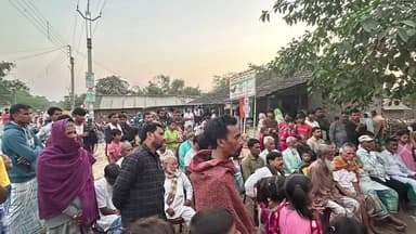 হরিশ্চন্দ্রপুর ২: হরিশ্চন্দ্রপুর ১: দৌলতপুর অঞ্চলের বালাপাথর গ্রামে প্রায় ১০০ অধিক জাতীয় কংগ্রেস ও CPM থেকে তৃণমূল কংগ্রেসের দলীয় পতাকা ধরে যোগদান করলেন