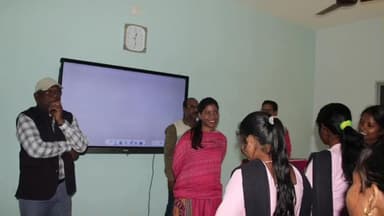 ବାଙ୍ଗିରିପୋଷି: ମା ଦୁଆରଶୁଣୀ ଉଚ୍ଚ ମାଧ୍ୟମିକ ବିଦ୍ୟାଳୟ କୁଆବୁଡା କୁ ପରିଦର୍ଶନ କରି ବିଭିନ୍ନ ସମସ୍ୟା ସମ୍ପର୍କରେ ଆଲୋଚନା କଲେ ବାଙ୍ଗିରିପୋଷି ବିଧାୟିକା