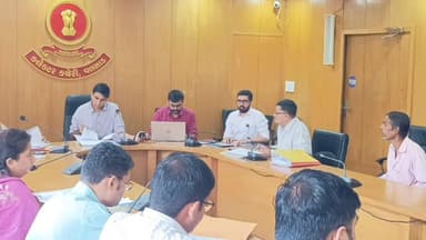 વલસાડ: જિલ્લા સ્વાગત-ફરિયાદ નિવારણ કાર્યક્રમમાં ૨૬ પ્રશ્નોના ઝડપી નિરાકરણના સૂચન