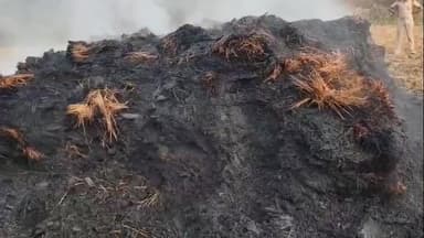 ବଲାଙ୍ଗୀର: ନୁଆପଡା ଗାଁରେ କୃଷକଙ୍କ ଧାନଖରିକୁ ଦୁବୃର୍ତ୍ତ ମାନଙ୍କ ଅଗ୍ନିସଂଯୋଗ