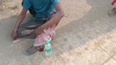 ठीकरी: बाइक की टक्कर से राहगीर घायल, पैर टूटा, FRV डायल-112 ने पहुंचाया अस्पताल