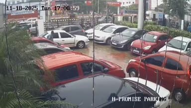 பாளையங்கோட்டை: வண்ணாரப்பேட்டை தெற்கு புறவழிச் சாலை பிரபல கார் ஷோரூமில் தகராறில் ஈடுபட்ட தனியார் கார் விற்பனையாளர் .