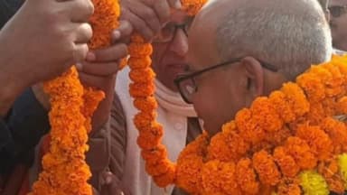 बनियापुर: बनियापुर में कार्यकर्ताओं ने नवनिर्वाचित विधायक केदारनाथ सिंह का किया स्वागत