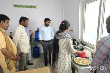 బొబ్బిలి: రైతులకు ఇబ్బంది లేకుండా ధాన్యం కొనుగోలు చేయాలి:JC సేధు మాధవన్ బొబ్బిలి,రామభద్రపురం రైతు సేవా కేంద్రాలు ఆకస్మికంగా తనిఖి