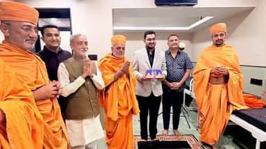 જેતપુર પાવી: જેતપુર પાવી ખાતે આવેલ નવીન શ્રીજી ક્લિનિકનું શુભારંભ બરોડા ડેરીના ડિરેક્ટરના હસ્તે કરાયું.