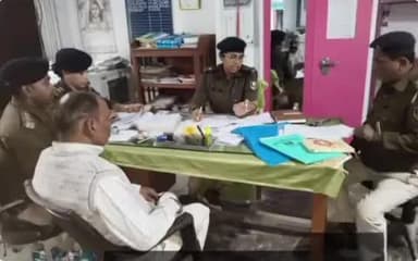 दलसिंहसराय: दलसिंहसराय इंस्पेक्टर द्वारा लंबित मामलों की समीक्षा, पुलिस कर्मियों को दिए निर्देश