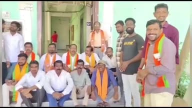 ధర్మారం: జగిత్యాల నుండి మంచిర్యాల వేసే జాతీయ రహదారి ధర్మపురి మీదుగా వేయాలని తాసిల్దార్ కు వినతి పత్రం అందించిన బిజెపి నాయకులు