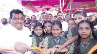 ತಿಕೋಟಾ: ಹೊನವಾಡ ಗ್ರಾಮದಲ್ಲಿ ಶಾಲೆ ಉನ್ನತಿಕರಣ ಕಾಮಗಾರಿಯ ಭೂಮಿ ಪೂಜೆ ಮಾಡಿದ ಸಚಿವ ಎನ್ ಬಿ ಪಾಟೀಲ್