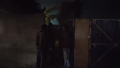 एगारकुंड: निरसा: कोयला व्यवसायी रमेश गोप के शासनबरिया स्थित कार्यालय पर ईडी ने शाम 6 बजे की छापेमारी