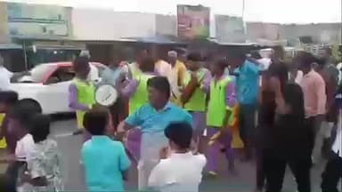 பவானி: பெருமாள்புரம் பகுதியில் உள்ள செல்வ விநாயகர் கோவில் கும்பாபிஷேக விழாவை முன்னிட்டு முளைப்பாரி ஊர்வலம் நடைபெற்றது