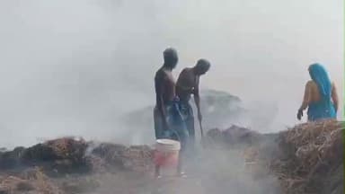 बिरनी: चिरुडीह में आग लगने से हजारों की संपत्ति जलकर राख, ट्रांसफार्मर से उठी चिंगारी बनी कारण