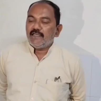 ચુડા: ચુડા શહેરમાં ઠેર ઠેર ખાડાઓ અને ગાબડાંઓ થી લોકો પરેશાન રેલવે સ્ટેશન જતી પંચાયત બસ સેવા પુનઃ ચાલુ કરો #Jansamasya