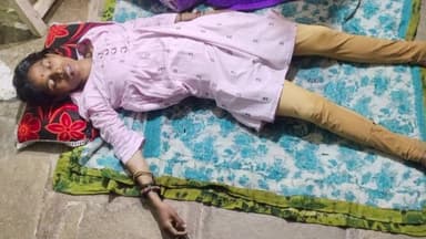 దోమకొండ: దోమకొండ కు చెందిన సౌమ్య, చున్నితో దూలానికి ఉరి వేసుకొని ఆత్మహత్య, కేసు నమోదు చేసి, దర్యాప్తు చేపట్టిన పోలీసులు