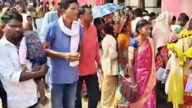 डुमरिया: केंदुआ पंचायत में 'आपकी योजना, आपकी सरकार, आपके द्वार' कार्यक्रम शुरू, योजनाओं के लिए उमड़ी भीड़