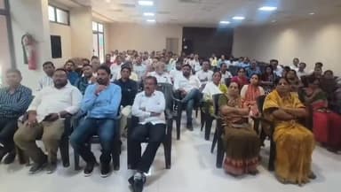 હાંસોટ: હાંસોટ ભાજપ દ્વારા જળ સંપત્તિ અને પાણીપુરવઠા મંત્રી ઈશ્વરસિંહ પટેલ ઉપસ્થિતિમાં એસઆઇઆર શિબિરનું આયોજન કરાયું