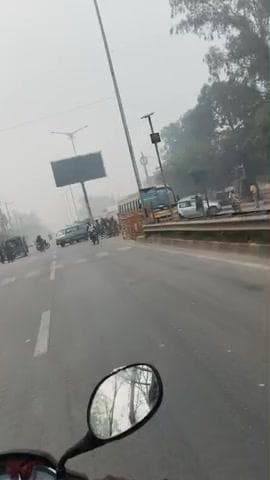 Chakabklock me hua car ka acsident divaidar me car 🚘 chalak ne svayam takkar mari#####@@@@