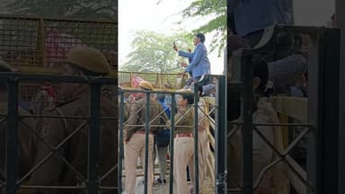 students and police #satyawadimedia #news #boltadausa #thesatyawadishow #rajasthanpolice #newreels