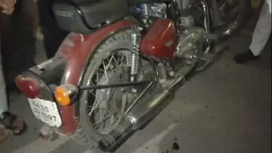 মাটিগাড়া: বিকট শব্দ যুক্ত সাইলেন্সার লাগানো বাইক চালানোর অভিযোগে নিবেদিতা রোড থেকে গ্রেপ্তার এক,জরিমানা করা হয়েছে মোটা অঙ্গের টাকা