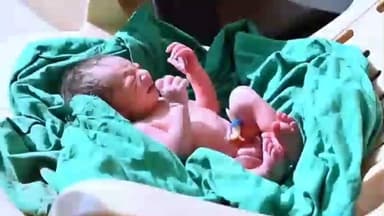 मलसीसर: बिसाऊ में शमशान घाट के गंदे पानी के पास प्लास्टिक की थैली में लिपटा मिला कुछ घंटों का नवजात, चल रही थी सांसें