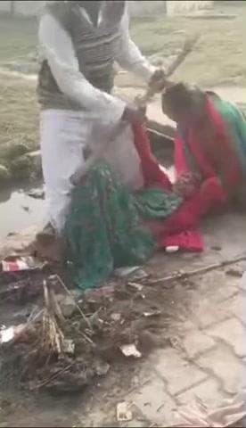 बदायूं: #बदायूं के कछला के वार्ड नंबर 1 में पानी के पाइप मांगने पर सास ससुर ने पुतबहू को डंडे से मारकर घायल किया #up24 #up360