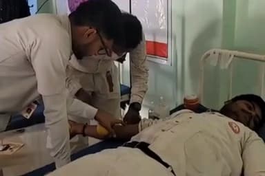 हलसी: हलसी प्रखंड के मतासी गांव स्थित बाबा राजाराम कॉलेज में स्वैच्छिक रक्तदान शिविर का आयोजन