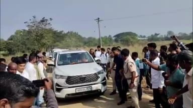 ଧାମନଗର: ଧାମନଗର ନିର୍ବାଚନ ମଣ୍ଡଳୀ ଗୋହିରା ଟିକିରି ଠାରେ ଏକତା ଦିବସ ଅବସରରେ ପଦଯାତ୍ରା ଓ ସଭାରେ ଯୋଗଦେଲେ କେନ୍ଦ୍ରମନ୍ତ୍ରୀ ଧର୍ମେନ୍ଦ୍ର ପ୍ରଧାନ