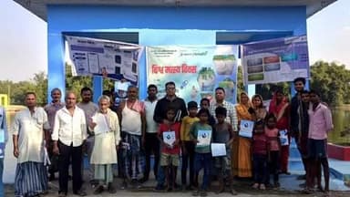 बरहरा: दिवरा धनी के सहकारी तालाब के बांध पर मतस्यजीवी सहकारी समिति की बैठक हुई