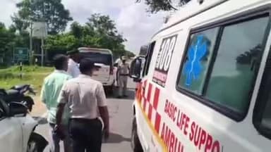 பர்கூர்: பி.ஆர்.ஜி. மாதேப்பள்ளி அருகே கார் மற்றும் இருசக்கர வாகனம் மோதிய விபத்தில் காயமடைந்த நபருக்கு மாவட்ட ஆட்சியர் உடனடி உதவி