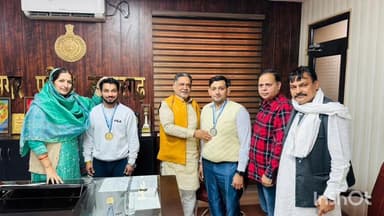 बहादुरगढ़: नेशनल ग्रेपलिंग रेसलिंग चैंपियनशिप में पदक जीतने वाले खिलाड़ियों का चेयरपर्सन ने किया अभिनंदन