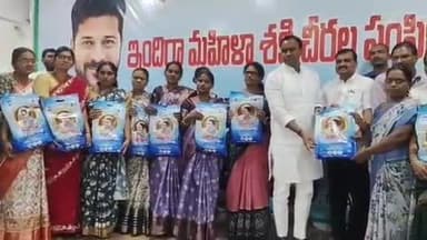 మునుగోడు: మునుగోడు పట్టణంలోని ఇందిరా మహిళా శక్తి చీరల పంపిణీ కార్యక్రమంలో ఎమ్మెల్యే కోమటిరెడ్డి రాజగోపాల్ రెడ్డి