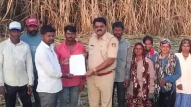 ತಾಳಿಕೋಟಿ: ಪಟ್ಟಣದಲ್ಲಿ ಹೊರ ರಾಜ್ಯದ ಕಬ್ಬು ಕಟಾವು ಕಾರ್ಮಿಕರ ಮಾಹಿತಿ ಪಡೆದ ಪೊಲೀಸ್ ಅಧಿಕಾರಿಗಳು