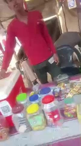 #मसूरीयन नाम में एक लड़का मेरी बहन से बदतमीजी कर रहा था एक पुलिसकर्मी बैठा था कुछ बोल ही नहीं रहा था #praygraj