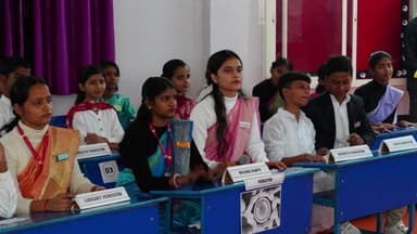 शाहगंज: शाहगंज के स्कूल में बाल संसद 2025 का आयोजन