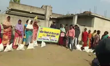 अमड़ापाड़ा: अमड़ापाड़ा के जराकी-उदलबनी गांव में किसानों के बीच मसूर बीज का वितरण