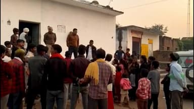 घुवारा: मुस्कान अभियान के तहत खजुराहो SDOP ने ग्राम बमनौरा में चलाया जागरूकता अभियान