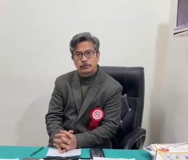 ननखड़ी: खण्ड चिकित्सा अधिकारी चिरगांव डॉ. राजीव शाशनी ने दूर-दराज क्षेत्र में स्वास्थ्य विभाग की गतिविधियों की जानकारी दी