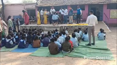 उमरेठ: खंसवाड़ा स्कूल के बच्चे ठंड में जूते और मोजे पाकर खुश हुए, तनिष्क ने दिए उपहार