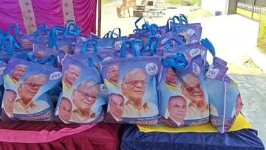 திருக்கழுக்குன்றம்: கூவத்தூரில் ஏழை எளிய பொதுமக்கள் சுமார் 800க்கும் மேற்பட்டோருக்கு அரிசி, வேட்டி, சேலை உள்ளிட்ட நிவாரண பொருட்கள் தனியார் அறக்கட்டளை மூலம் வழங்கப்பட்டது