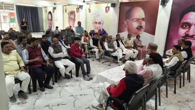 खाचरौद: विधायक चौहान सीहोर में एक बैठक में शामिल हुए