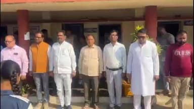 चौरई: चौरई के शासकीय स्कूल में राष्ट्रीय गीत वंदे मातरम का सामूहिक गायन, जनप्रतिनिधि भी हुए शामिल